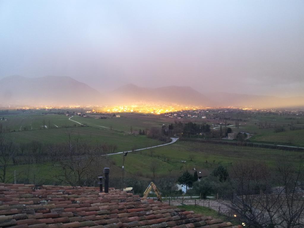 Fonte Chiara Villa Gubbio Cameră foto